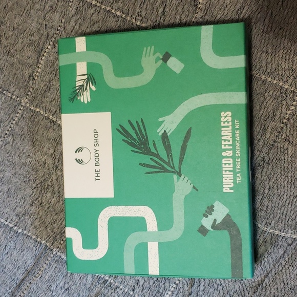 The Body Shop Other - NIB The Body Shop skincare kit